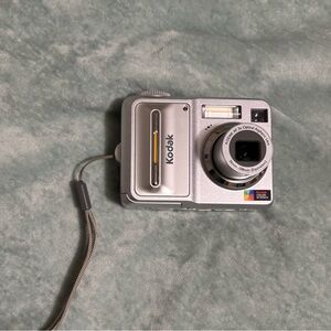 Vintage Kodak Classic Silver Digital Camera
